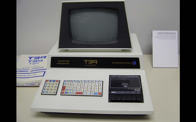 1977年，威尼斯人在线的计算机科学系购买了Commodore PET用于教师教育. (由Jean Jennings Bartik计算机博物馆提供)
