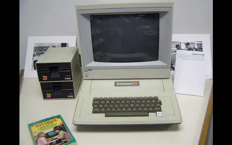 1978年，西北公司购买了Apple II电脑，用于教师教育. (由Jean Jennings Bartik计算机博物馆提供)
