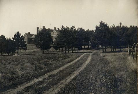 Dirt road leading to the Northwest Normal School.