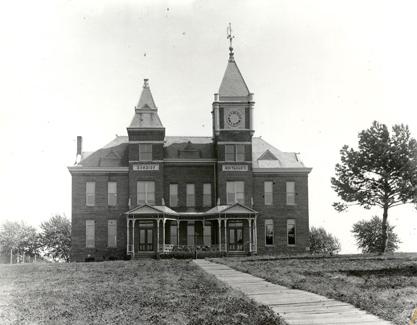 老神学院是玛丽维尔的第一所教师学院，建于1890年.