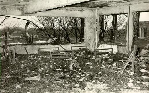 女子宿舍的内部有好几层都遭受了严重的破坏.