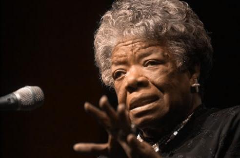 Celebrated poet, artist, best-selling author, playwright, actress, Civil Rights activist and historian, Maya Angelou, visited Northwest on Dec. 4, 1995.  安杰洛在玛丽·林恩表演艺术中心(现在的罗恩·休斯顿表演艺术中心)向座上当当的观众发表了演讲，这是威尼斯人在线杰出讲座系列的一部分.